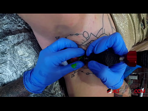 ❤️ Äärimmäisen tatuoitu hottie Sully Savage sai tatuoinnin klitorikseen ❤ Porno at porn fi.extraclasswork.ru ☑